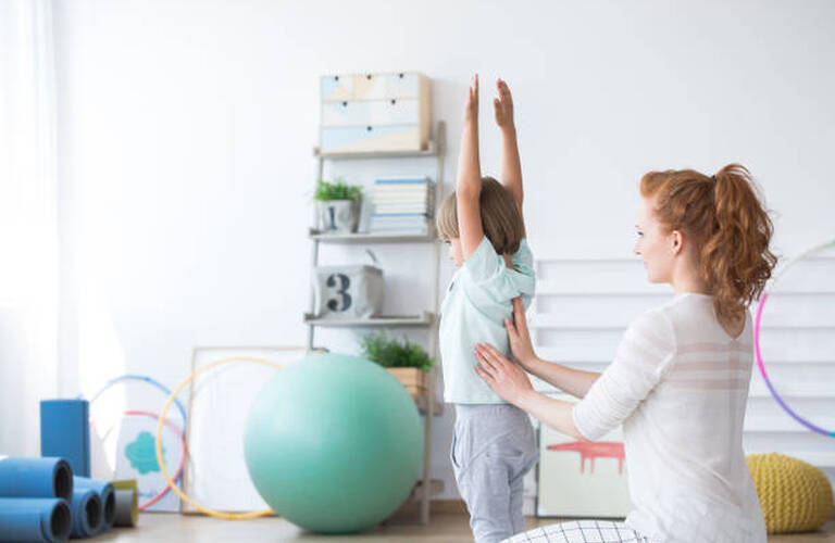 子供の姿勢のために取り組むべきこと【集中力アップ】｜パーソナルトレーニングするなら広島市中区千田町のアクティスAcutis